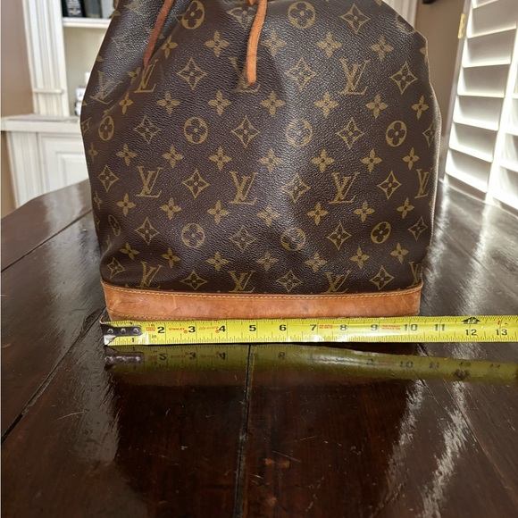 Authentic Louis Vuitton Monogram Bucket Bag - Picture 5 of 15